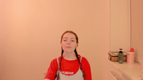 Summer Preston online show from April 13, 9:41 pm