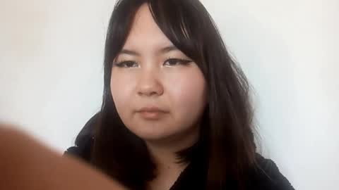 Mia online show from March 21, 8:30 am