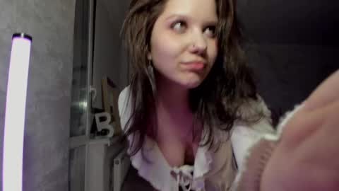 Amy online show from February 16, 4:21 pm