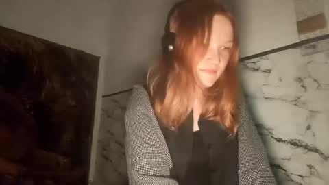 Leah - is graceful online show from May 6, 9:37 am