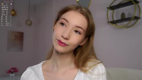 Snapshot of sunnmoonn chatting on September 19, 2:43 pm Lily online show from September 19, 2:43 pm