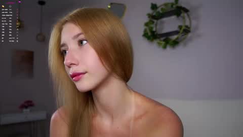 Snapshot of sunnmoonn chatting on October 15, 2:29 pm Lily online show from October 15, 2:29 pm