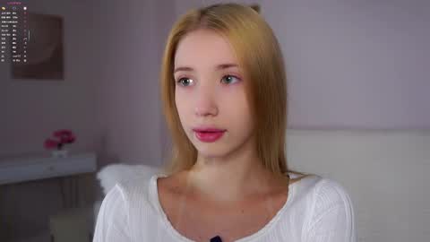 Lily online show from November 30, 3:19 pm