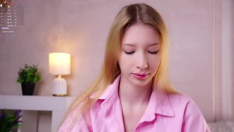 Lily online show from June 3, 2:44 pm