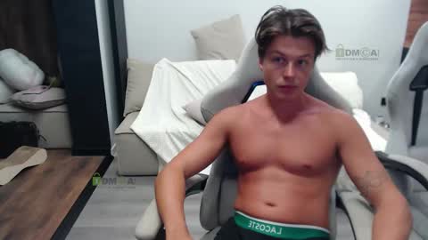 Snapshot of sunny1girl chatting on September 22, 6:56 pm Alice and Sergey online show from September 22, 6:56 pm