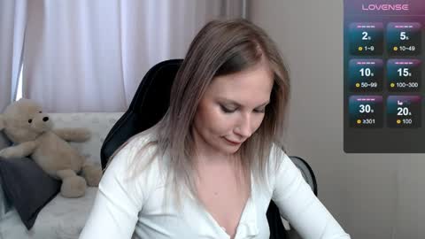 Naomi online show from April 3, 3:57 am