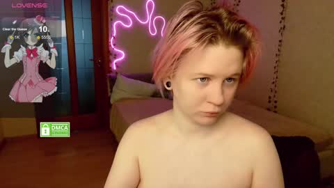 Snapshot of sunny_mood chatting on February 20, 3:01 am sunny mood online show from February 20, 3:01 am