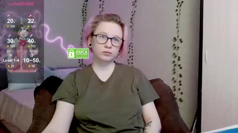 Snapshot of sunny_mood chatting on February 18, 12:28 pm sunny mood online show from February 18, 12:28 pm