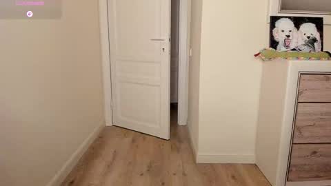 Effie Beautiful girl and Sunsay lucky boy online show from December 18, 9:32 pm