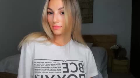 sunsetwithava online show from September 18, 5:44 am