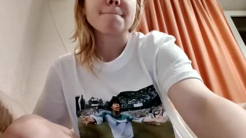 Annie online show from February 27, 2:54 pm