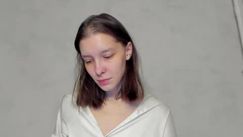 Una online show from April 10, 9:08 pm