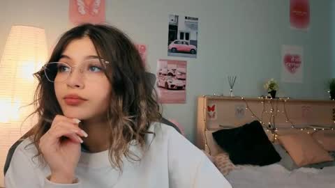 Sara online show from May 5, 2:12 pm