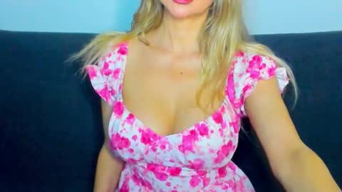 Snapshot of surikiss chatting on September 21, 9:41 pm surikiss online show from September 21, 9:41 pm