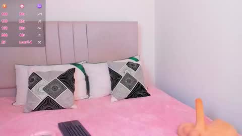 Snapshot of susan_simpson877474 chatting on September 27, 7:11 pm susan simpson online show from September 27, 7:11 pm