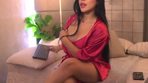 susan_wall online show from April 15, 5:38 pm