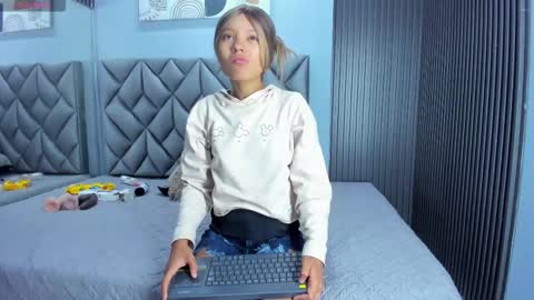 susana_sanchezz online show from February 15, 12:15 pm