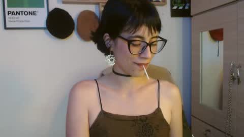 Snapshot of susana_w chatting on October 17, 9:52 pm susana_w online show from October 17, 9:52 pm