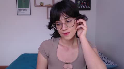 Snapshot of susana_w chatting on February 17, 8:49 pm susana_w online show from February 17, 8:49 pm