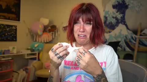   online show from July 22, 8:44 pm
