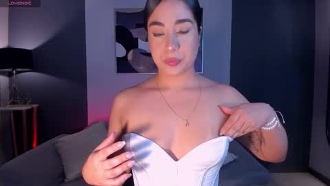 Snapshot of sussybell_ chatting on October 3, 8:28 pm Sussy Bell online show from October 3, 8:28 pm
