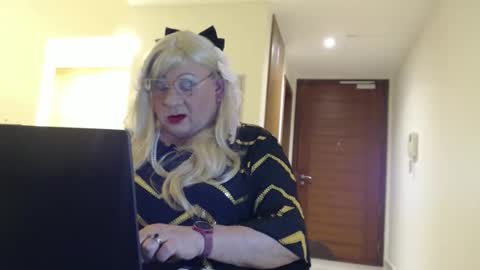 My name is Sissy or more fully Suzanna Aprilia Maria Mariquita Catarina Chinita Banci. Soy una puta - que chimba ladybug online show from May 15, 4:14 pm
