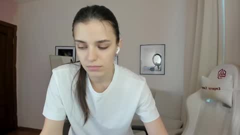 Suzy  next stream  Thursday Friday Saturday online show from January 22, 8:07 am