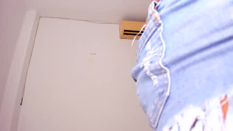 suzzann_rugg online show from March 10, 11:06 pm