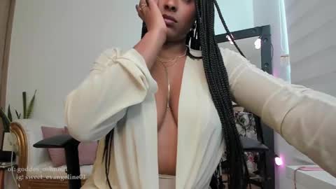 Snapshot of sweer_oshun chatting on February 14, 3:26 pm Evangeline online show from February 14, 3:26 pm