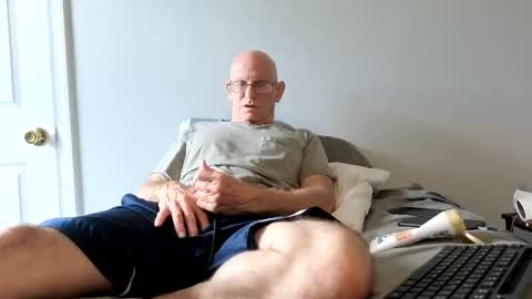 Zeppelin man online show from May 15, 3:30 pm