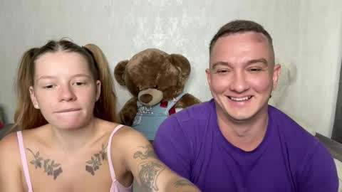 Mia and Robert online show from October 2, 7:07 am