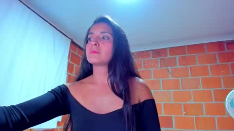 Snapshot of sweet_and_hot_alaia chatting on September 26, 3:47 am sweet and hot alaia online show from September 26, 3:47 am