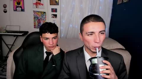 Snapshot of sweet_boys_xx chatting on February 25, 3:09 pm CristianBrayan PVT OPEN online show from February 25, 3:09 pm