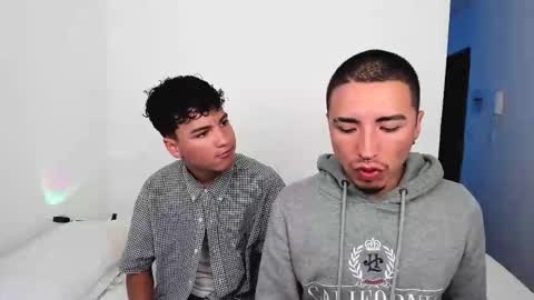 Snapshot of sweet_boys_xx chatting on October 24, 11:33 am CristianBrayan PVT OPEN online show from October 24, 11:33 am