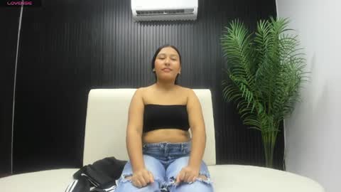 sweet_cake23 online show from April 2, 3:25 am