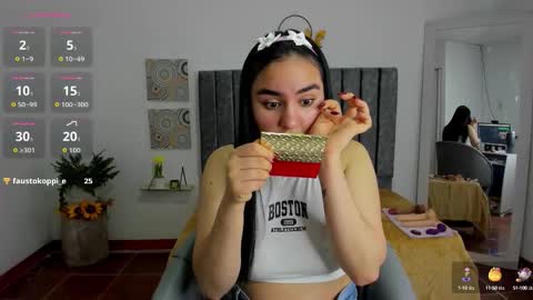 Snapshot of sweet_catita chatting on October 14, 12:30 pm Cata online show from October 14, 12:30 pm
