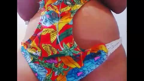 Snapshot of sweet_cherrybabe chatting on December 8, 8:36 pm Sweet Cherry online show from December 8, 8:36 pm