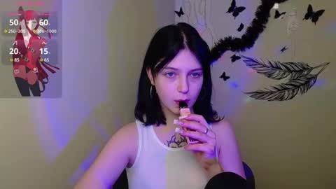 Snapshot of sweet_cherryg chatting on February 22, 1:13 pm Ivy online show from February 22, 1:13 pm