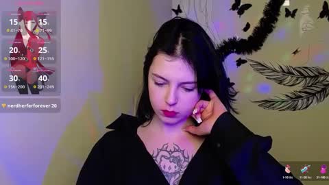 Snapshot of sweet_cherryg chatting on February 14, 2:23 pm Ivy online show from February 14, 2:23 pm