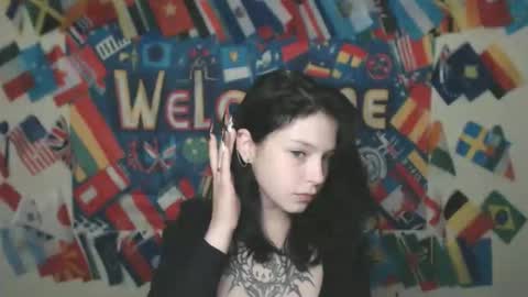 Snapshot of sweet_cherryg chatting on September 25, 12:23 pm Ivy online show from September 25, 12:23 pm