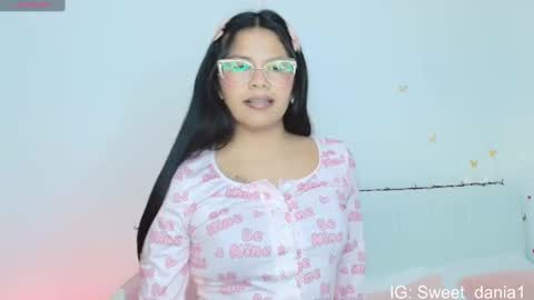 Snapshot of sweet_dania_ chatting on September 29, 3:38 am sweet_dania_ online show from September 29, 3:38 am