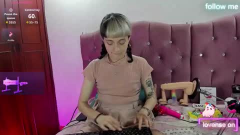  emmili  online show from October 14, 12:19 pm