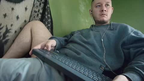 Snapshot of sweet_guy36 chatting on October 2, 5:12 pm sweet_guy36 online show from October 2, 5:12 pm