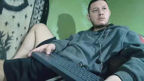 Snapshot of sweet_guy36 chatting on October 19, 4:33 pm sweet_guy36 online show from October 19, 4:33 pm