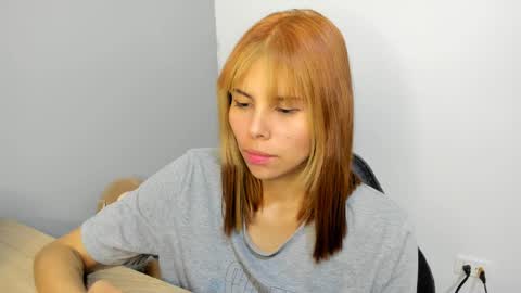 Snapshot of sweet_hann chatting on February 25, 10:31 pm Hanna online show from February 25, 10:31 pm