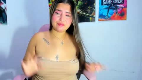 H A N N A online show from November 17, 3:53 am