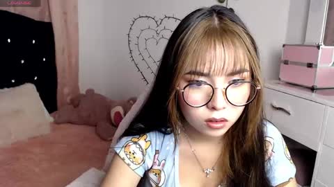 Hannah online show from April 22, 3:57 am