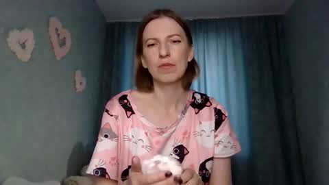Snapshot of sweet_lilbunny chatting on September 14, 2:25 am sweet_lilbunny online show from September 14, 2:25 am