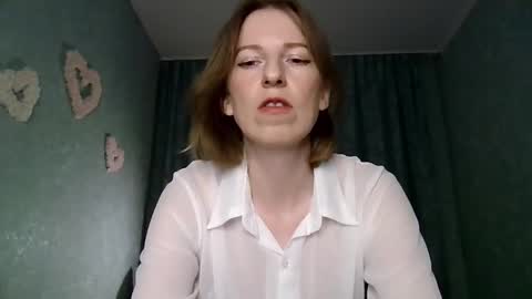 Snapshot of sweet_lilbunny chatting on September 28, 3:21 pm sweet_lilbunny online show from September 28, 3:21 pm