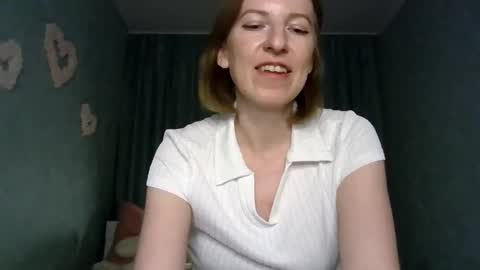 Snapshot of sweet_lilbunny chatting on September 25, 7:43 pm sweet_lilbunny online show from September 25, 7:43 pm